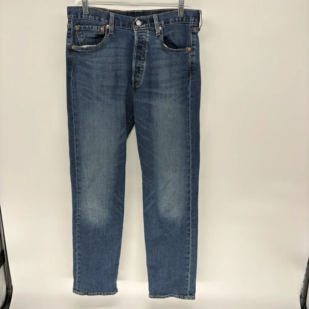 Levi's 501 Jeans Blue Medium Wash Straight Leg Button Fly Men 32X32 Fits (32X31)